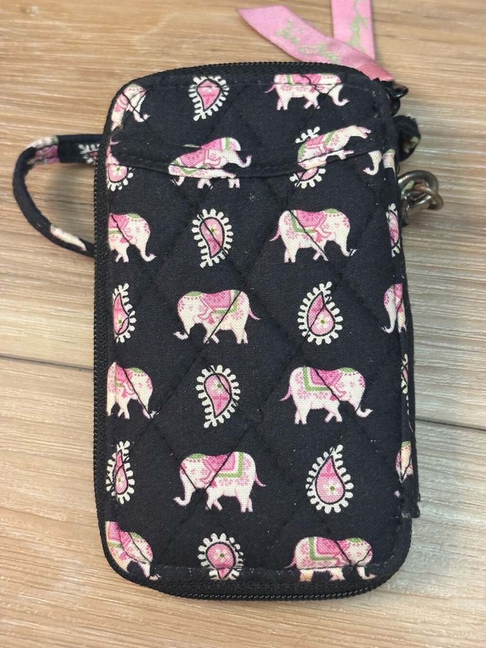 Discontinued Vera Bradley Pink Elephants Quilted Cotton Zip ID Case Wallet Wrist - Picture 4 of 6